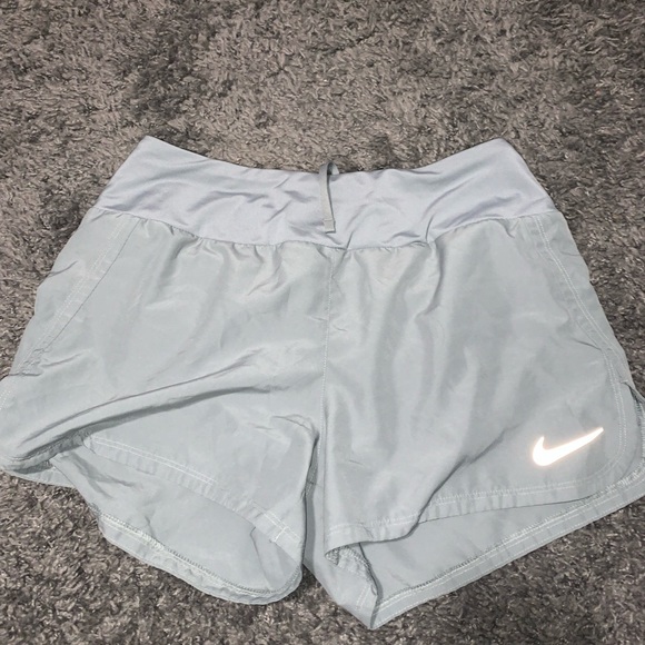 grey nike shorts - Picture 1 of 2